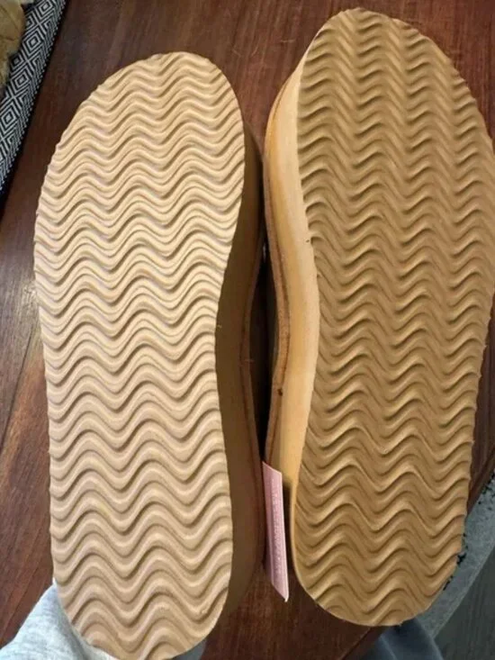 NWT Serra genuine suede platform clogs. Size 10 - Picture 5 of 5